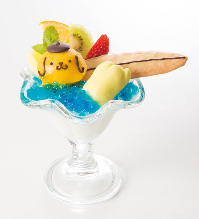 画像: ■ノリノリ!?波乗り杏仁豆腐 890円+税 杏仁豆腐とブルーハワイのジュレで夏の海をイメージ!冷たいマンゴシャーベットの“プリンくん”はクッキーのサーフボードに乗ってノリノリです。海にダイブしたマシュマロ“ぐでたま”のプリケツがなんとも可愛い見た目もお腹も癒される今だけのデザートです。