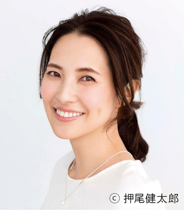画像: 浜島直子さん プロフィール 「はまじ」の愛称で親しまれる、LEE専属モデル。自身のTV・ラジオ番組を持つ他、広告・トークショー出演など幅広く活躍中。 TBS「世界ふしぎ発見!」のミステリーハンターとしても40カ国以上を訪問し、多くの旅経験を持つ。明るく前向きなキャラクターとともに、自然体でハイセンスなライフスタイルでも注目されている。