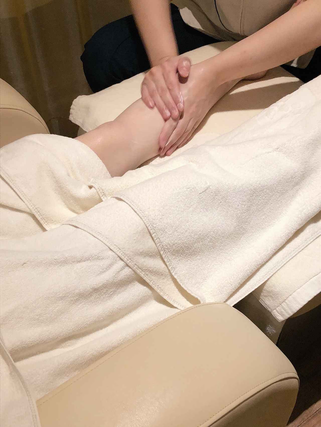 画像1: まずは「リフレクソロジー」でリラックス