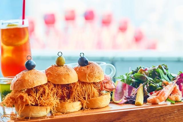 画像: オマールエビバーガーランチ(サラダ・スープ付き)1,800円 《期間限定価格》2018年7月31日まで:1,500円