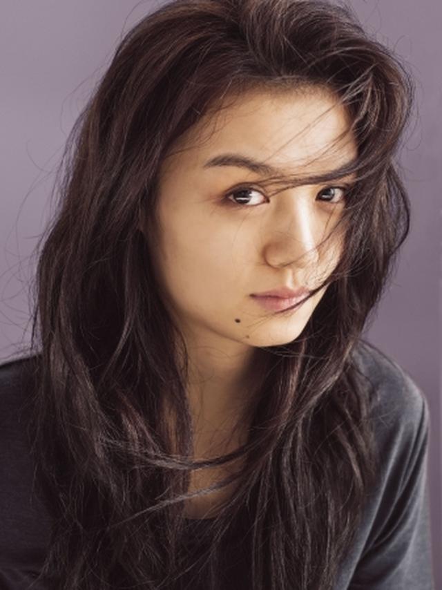 画像: ◇チュンシャー 中国では、健康的な素肌美が大きなトレンドとなっていますが、肌にナチュラルなメークをしているようなすっぴん風が多い気がします。今回この「#すっぴん素肌プロジェクト」での挑戦では、みなさんに、私の素肌をお見せすることを通して、ありのままの自分を表現し、お届けすることができたと思います。