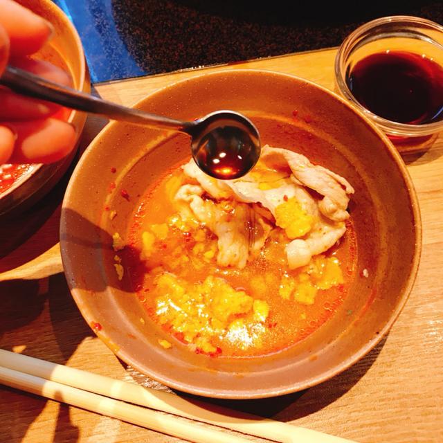 画像1: 爽やかな酸味がクセになる!『酸辣(サンラー)肉鍋』
