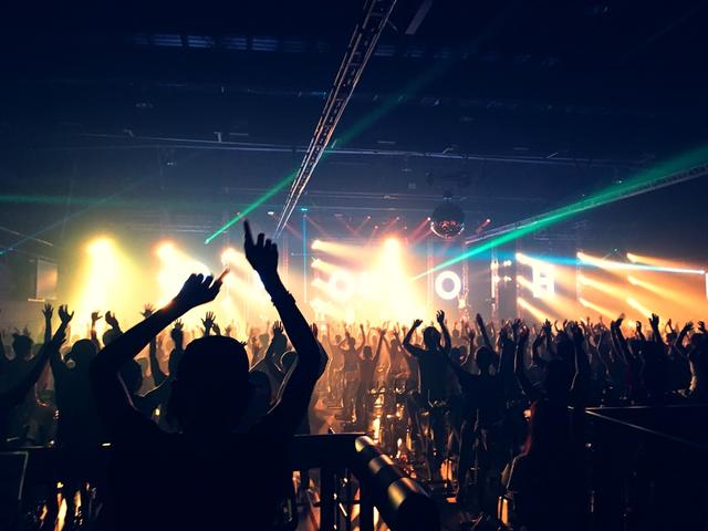 画像2: 6周年記念のライブはさらに豪華!!