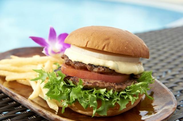 画像: 食通も納得の『プールサイドレストラン』! 大人はプールサイドでシャンパンを傾け夏を愉しむ!