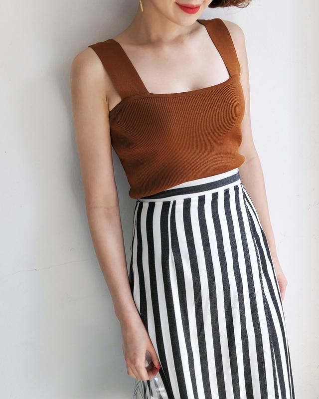 画像: スクエアスリムニットスリーブレス・全3色・t49818 ¥2,940+消費税 www.dholic.co.jp