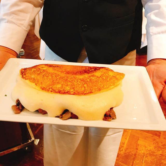 画像: OMELETTE(名物のスフレオムレツ)
