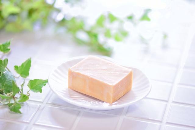 画像: 生せっけんで炭酸洗顔