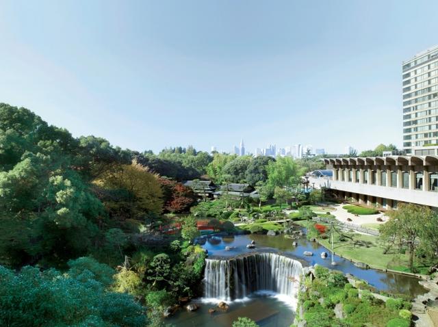 画像: 400年余りの歴史を有する圧巻の日本庭園ビュー