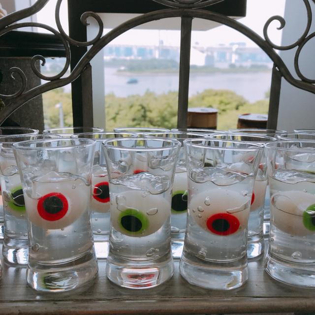 画像: 「目が合ったら食べて 目玉ゼリー ローズウォーターシロップ」