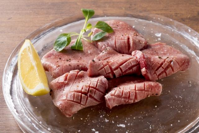 画像: 国産厚切り極み牛タン 3,000円(税抜) ※入荷次第限定 超希少な国産の牛タンをチルドで入荷。柔らかい肉質はぜひ厚切りで堪能ください…