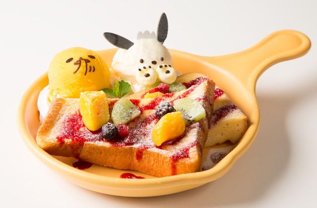 画像: ぐでたまとポチャッコのベリーベリーなフレンチトースト 1,100円+税 しっとり・ふんわり触感の厚切りフレンチトーストに色鮮やかなフルーツとベリーソースをトッピング。 マシュマロの肉球を付けたバニラアイスの“ポチャッコ”とマンゴーアイスの“ぐでたま”と一緒に食べると更にいろいろな味が楽しめる、見た目もお腹も満足できるメニューです。