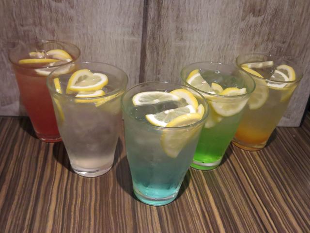 画像: カラフルレモンサワー/各390円(税抜)