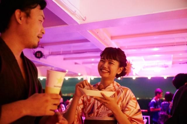 画像: 非日常空間で、新たな出会いが恋へとつながる♪