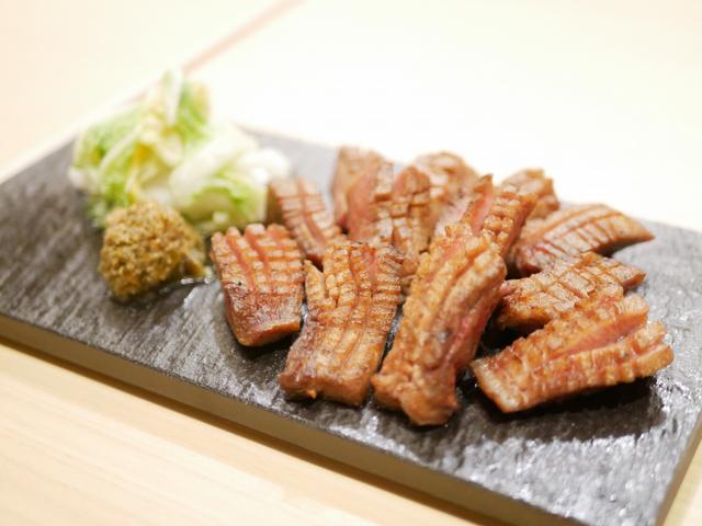 画像: 8F・「牛タン専門店 濱たん しんよこはまの極上厚切りタン炭火焼