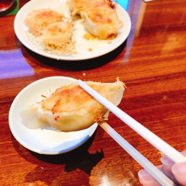 画像: 皮から手作り!肉汁溢れる美味しい餃子