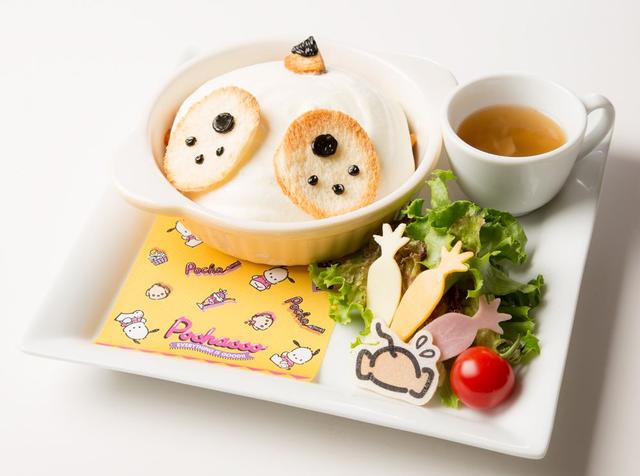 画像: ポチャッコのお散歩でより道パスタ 1,490円+税 トマトソースパスタの上に、じゃがいものピューレにチーズソースを加えたふわふわエスプーマのポチャッコが伏せポーズでダイビング!しっぽと足はうっすら焼き目を付けたバゲットで表現しました。サラダに隠れた親友のチョッピもお見逃しなく!