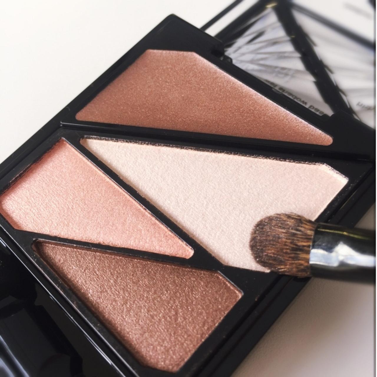 画像: あれ、パンダ目になってる・・?アイラインのにじみを防ぐ方法