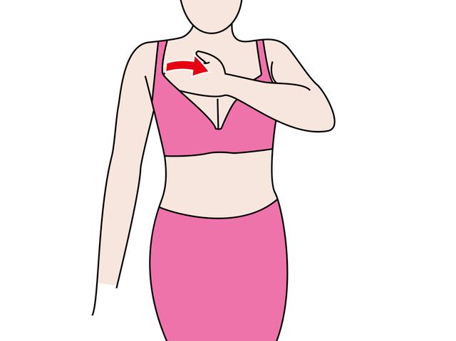 画像: ⑤脇肉を谷間へ流します。①~④を左右それぞれ行います。