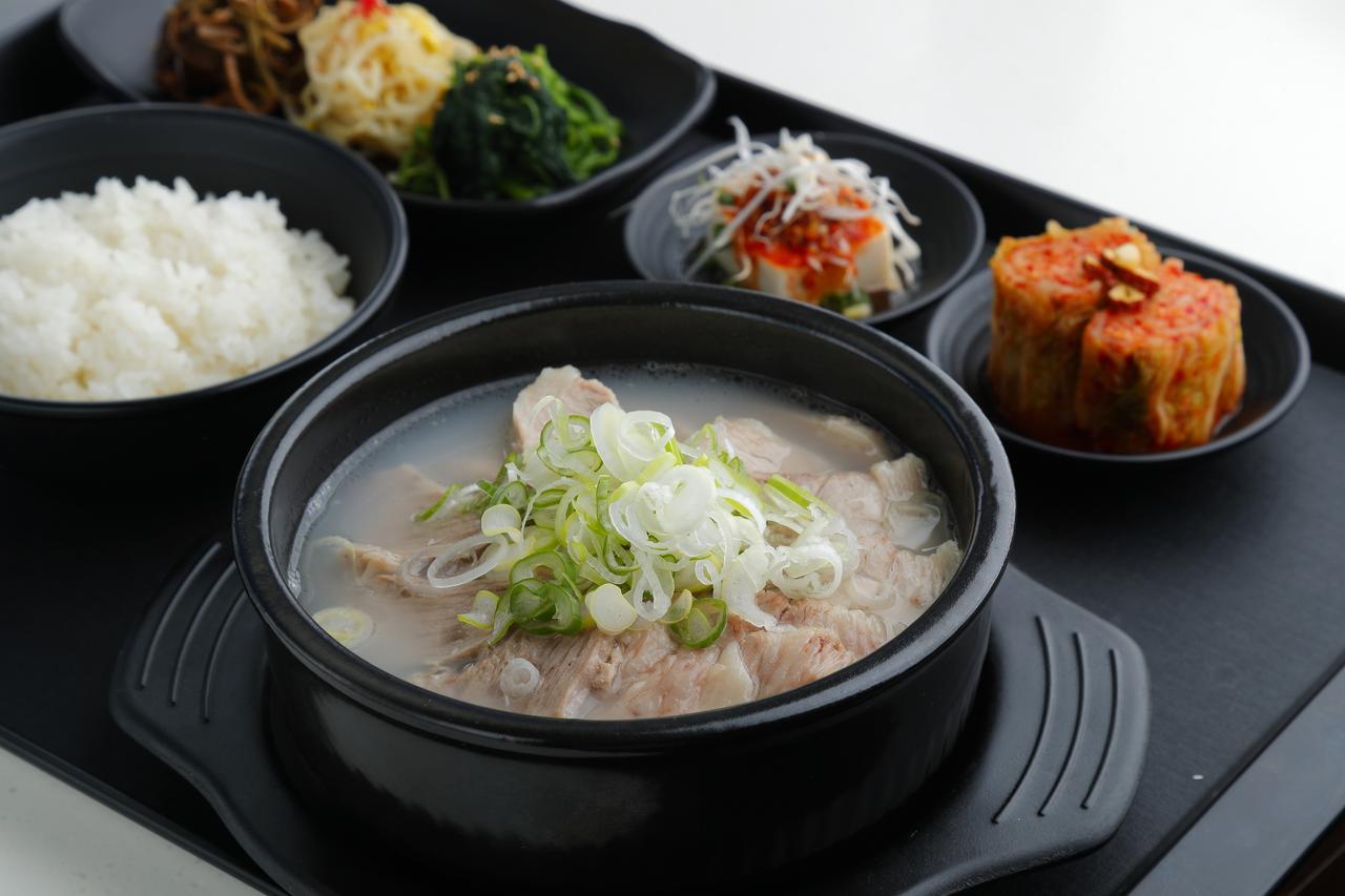 画像2: 新大久保で大人気の熟成肉専門店『ヨプの王豚塩焼』が新橋に!