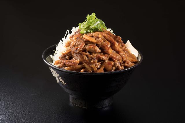 画像1: 食欲の秋!すた丼屋から史上“最高”クラスの新作が登場!
高さ・旨さ・ボリューム、トリプルマウンテン盛り!