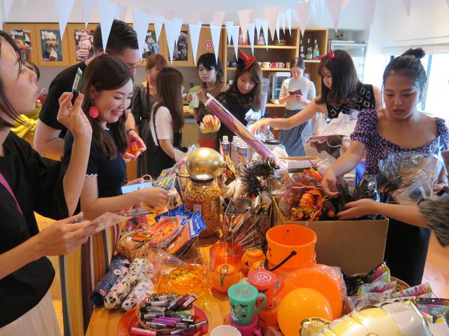 画像2: ハロウィンパーティーの準備スタート