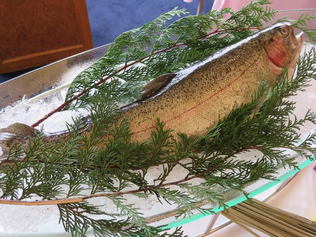 画像1: 栃木県・名産魚ヤシオマスのちゃんちゃん焼き