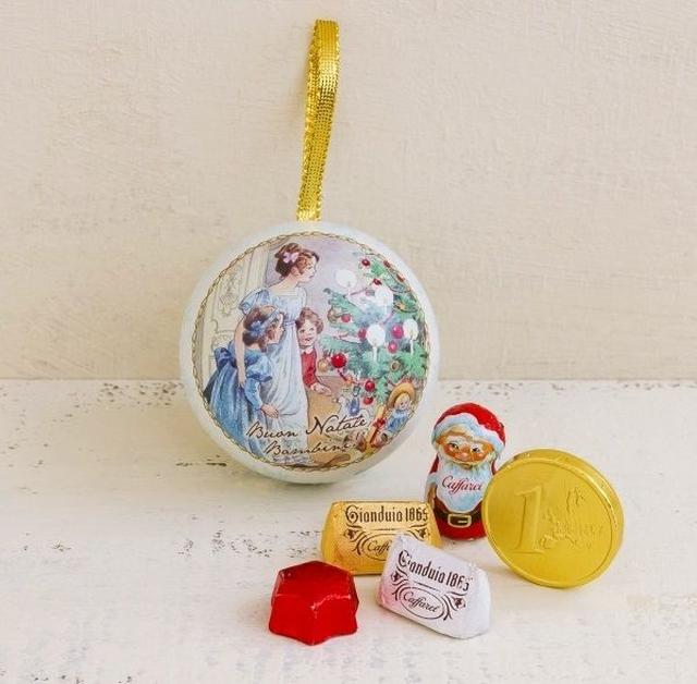 画像4: クリスマスを楽しむ小さな姉弟や動物達を描いた物語オーナメント