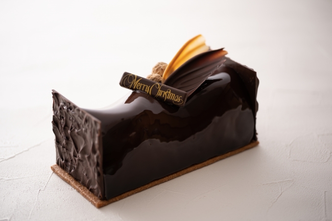 画像2: 洗練された大人のデコレーションに心躍る新作クリスマスケーキとホテルメイドで伝統を贅沢に味わうクリスマスベーカリー