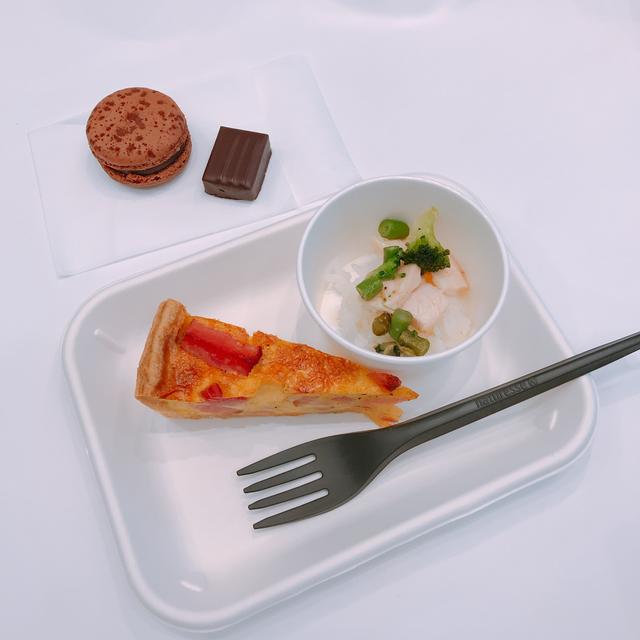 画像3: 世界でここだけ!ピエール・エルメの新コンセプトショップ!