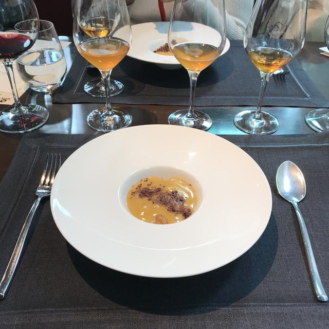 画像: Dessert 温かいマラサラ・ザバイオーネ、ナッツとカルダモンのクランブルとタンジェリン/Wine 「Albana Di Romagna Passito Fattoria Del Monticino Rosso」