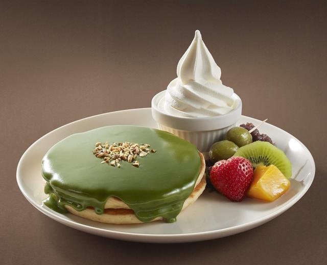 画像: 香る 濃厚抹茶のパンケーキ 699円
