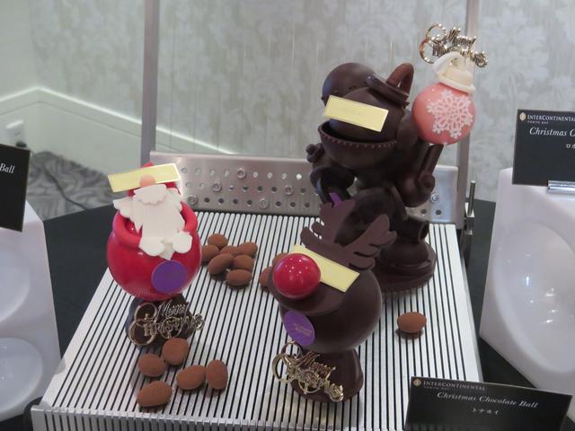 画像: サンタ/トナカイ 3900円 ロボット7800円