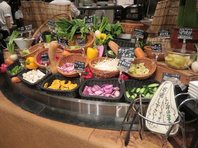 画像: たくさんの野菜が食べ放題! サラダバー