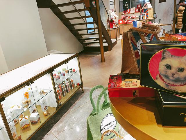 画像1: 1Fはショッピングエリア♡おしゃれなお菓子たちがお出迎え