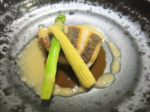 画像: 白身魚(スズキ)のソテー トムヤムクン風ソース