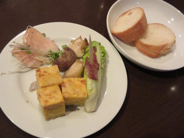 画像3: ワインに合うタパスも