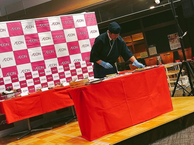 画像: 調理実演♡イオンの恵方巻きは、お店で1本1本巻いている!