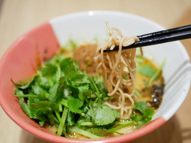 画像: あの!幻の人気メニュー担々麺もハーフでいただけます