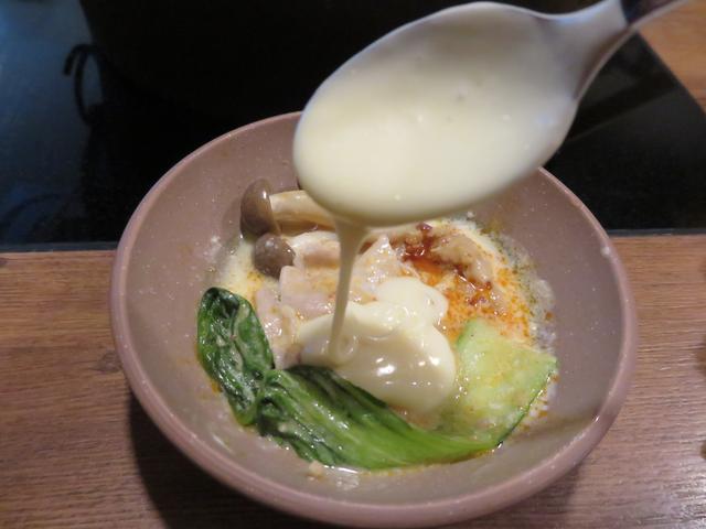 画像5: 鍋にかけるチーズ!?