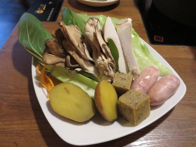 画像8: 鍋にかけるチーズ!?
