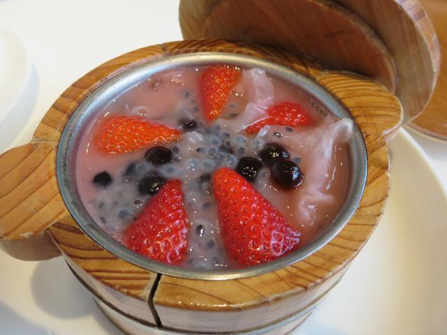 画像1: 話題の香港スイーツ『いちご豆腐花(トンファ)』 HONG KONG SWEETS 果香