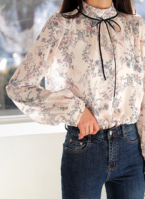 画像: [DHOLIC] ブラックリボンフローラルブラウス・全2色シャツ・ブラウスブラウス・チュニック|レディースファッション通販 DHOLICディーホリック [ファストファッション 水着 ワンピース]