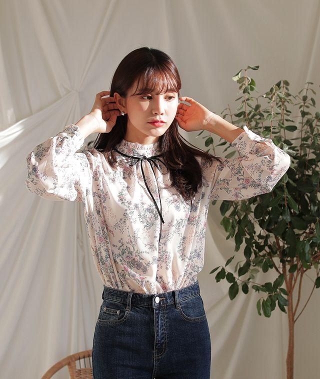 画像: ブラックリボンフローラルブラウス・全2色・t52639・ ¥4,560(税抜)