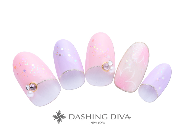 画像: ふんわり桜チークにパステルカラーのキュートフレンチ