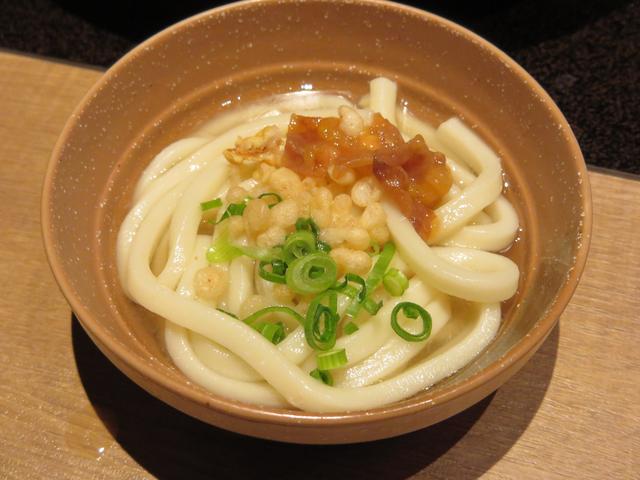 画像3: 〆は紀州梅のたぬきうどん