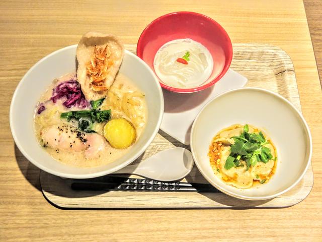 画像: ラーメン+サイドメニュー2品セット 1100円(税別)