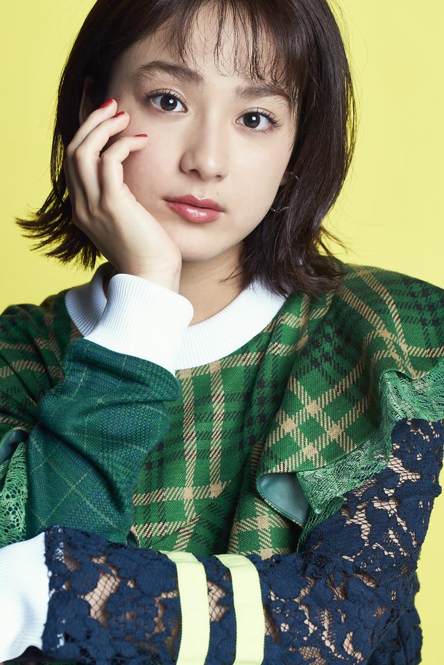 画像: ■平祐奈 ピーチ所属/20歳/1998年11月12日生まれ/兵庫県出身/身長155cm 趣味:駄洒落つくり・着物の着付け・料理・ピアノ・ヘアアレンジ 公式サイト: https://yunataira.futureartist.net/ 公式ブログ: https://ameblo.jp/yuna-taira/ 6人兄弟の末っ子として育ち、2011年に映画「奇跡」にてデビュー。その 後も、映画「ReLIFE リライフ」、ドラマ「御曹司ボーイズ」など様々な 映画やドラマで主演を務める。姉である平愛梨との“美人姉妹”ぶりも人気 が高く、SNSにツーショットが投稿されるとたちまち注目を集めている。