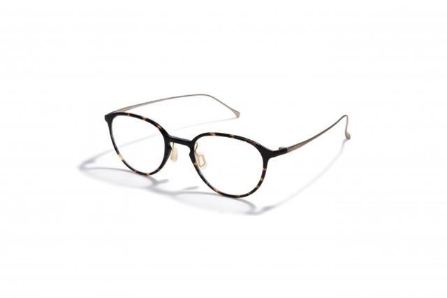 画像: Zoff SMART CLASSIC(12,000円) 軽くてしなやかなZoff SMARTのクラシックシリーズ。テンプル(つる)には軽量で柔軟性に優れたβtitan(ベータチタン)を採用しています。