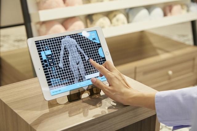 画像1: 接客AI(人工知能)対話でタブレットでのオススメ下着提案→試着→購入