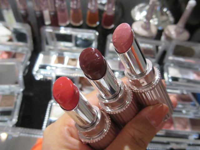画像: ジルスチュアート リップブロッサム エターナルクチュール 限定3色 各2800円(税抜)